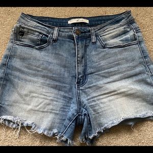Stretchy high waisted KanCan shorts Size 9/28